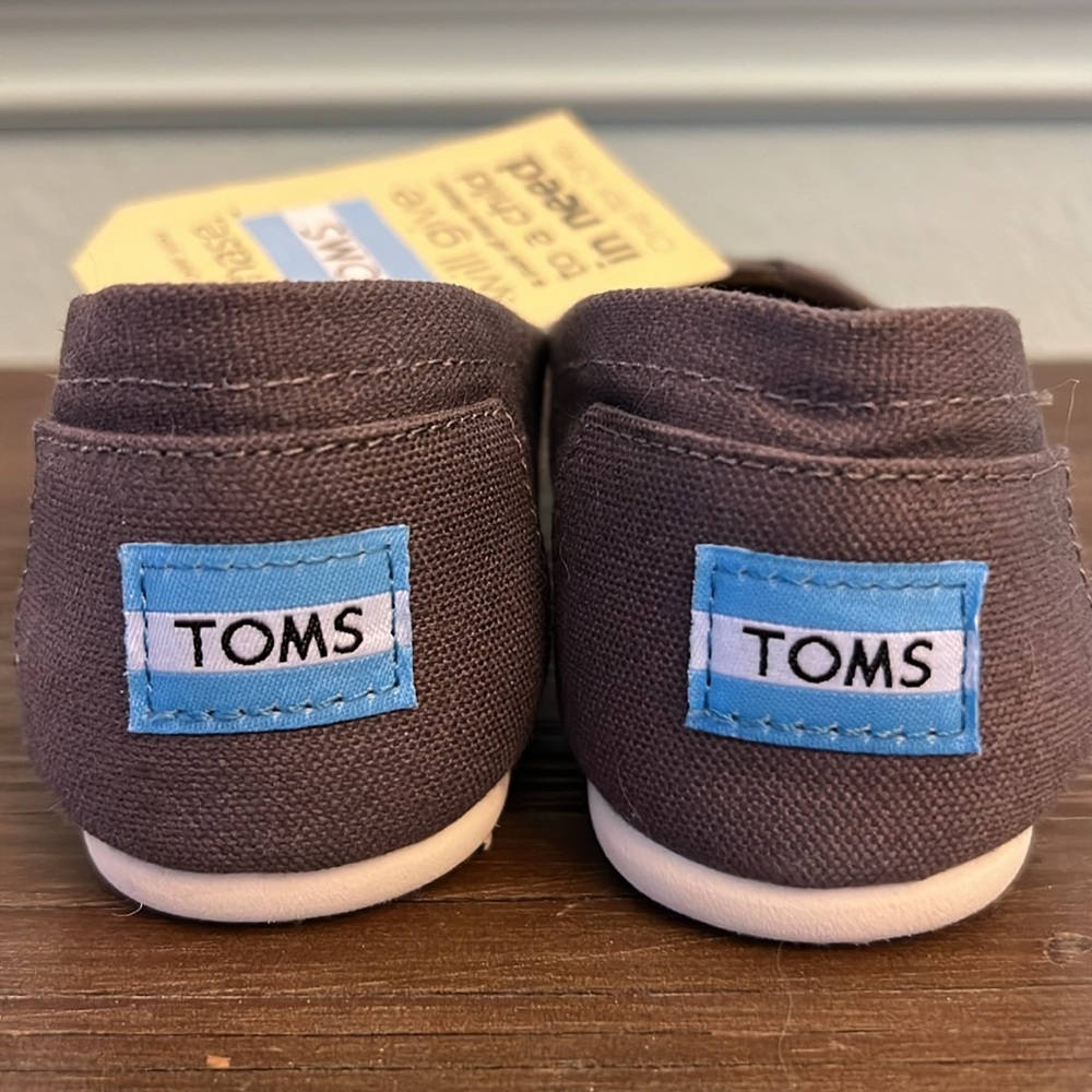 NWT TOMS Classic - Ash - Picture 5 of 8
